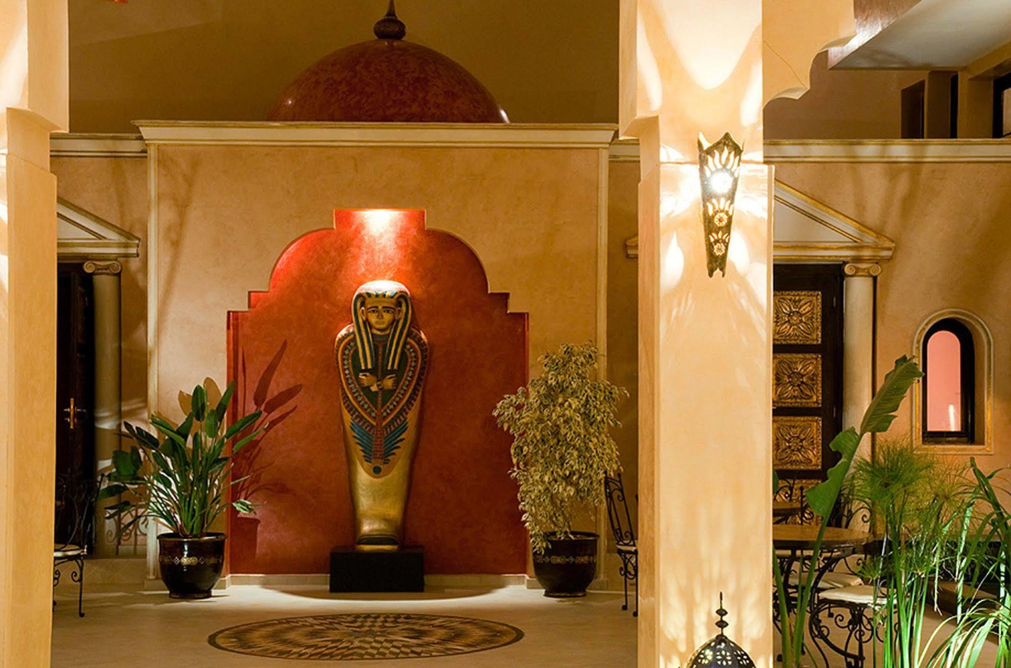 Le Temple Des Arts Bed & Breakfast Ouarzazate Exterior photo